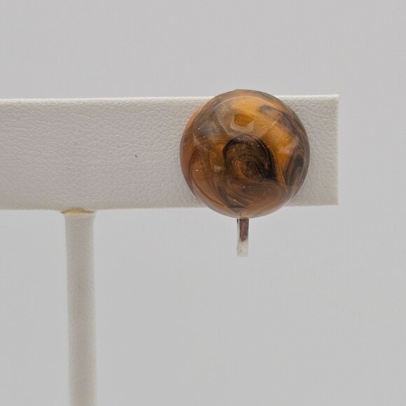 VTG Clip On Earrings Round Ball Honey Brown Swirl Lucite Resin MCM‎ Retro Womens - Picture 2 of 16